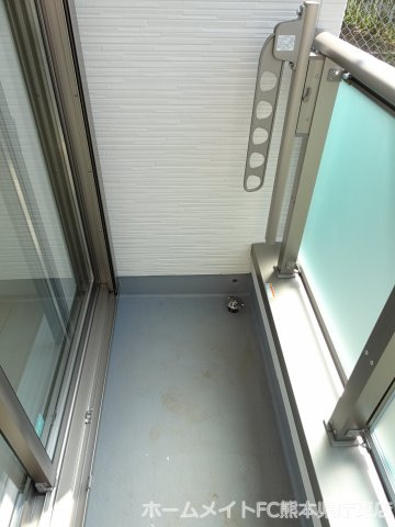 熊本市中央区坪井５丁目のアパートのバルコニー
