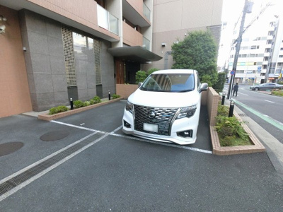 【駐車場】 | ルピナス横浜西グランファスト | 平置き駐車場です。