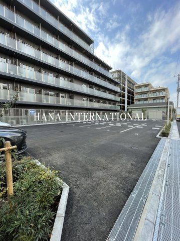 ライムレジデンスミナミギョウトクの駐車場