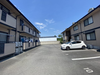 【駐車場】 | ラ・リュッシュ B