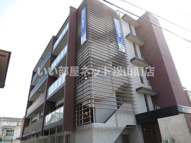 エンブレム持田の画像