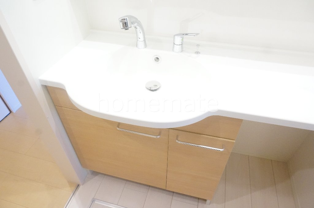 熊本市南区野口１丁目のアパートの独立洗面台