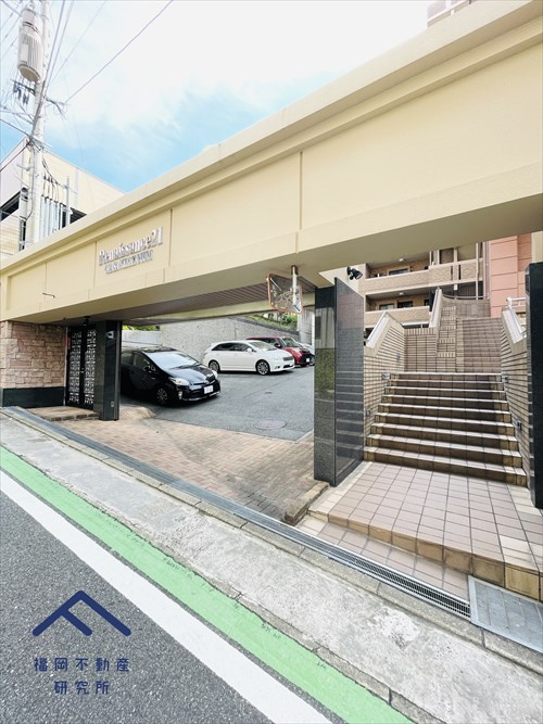 ルネッサンス21小笹ミレニアムの駐車場