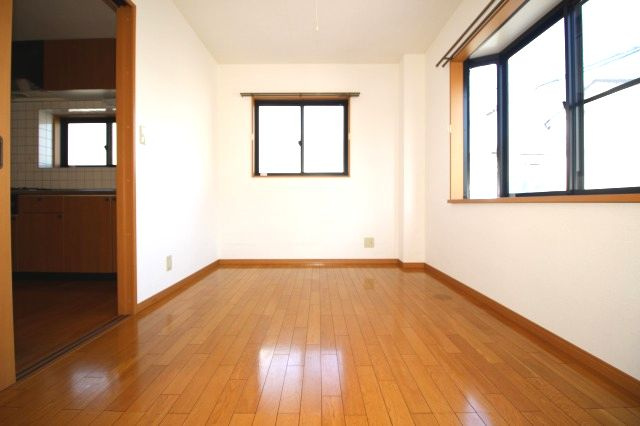 光陽ハイツⅢの内装|内装は落ち着いています