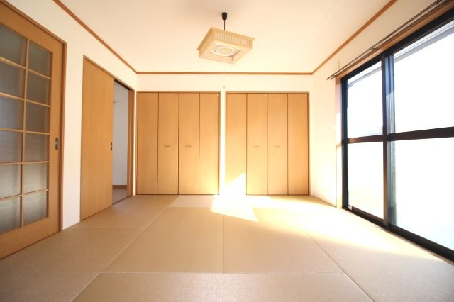 光陽ハイツⅢの和室|フローリングだけでなく、和室もあります