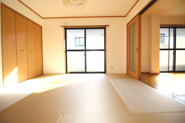 光陽ハイツⅢの和室|和室があると落ち着いた雰囲気になりますね
