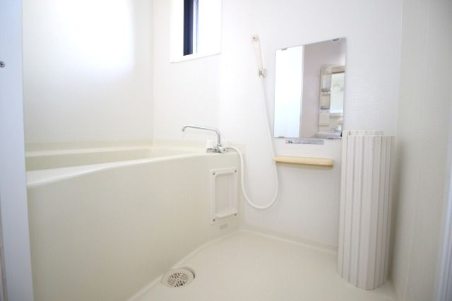 光陽ハイツⅢの浴室|日々の暮らしに欠かせないお風呂です