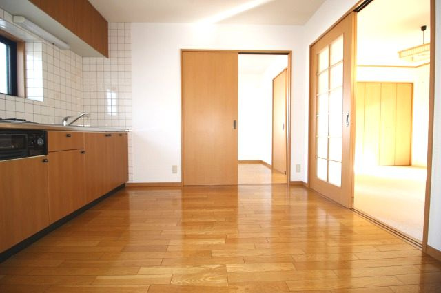 光陽ハイツⅢの居間・リビング|居間です