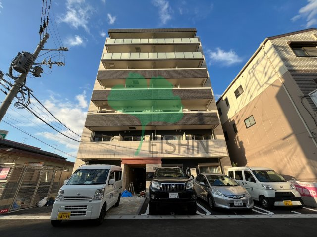 Lux HAKATA（ ルークスハカタ）