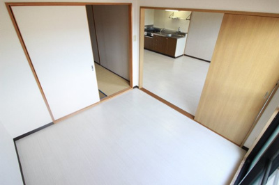 【洋室】 | カーサフィオーレ壱番館
