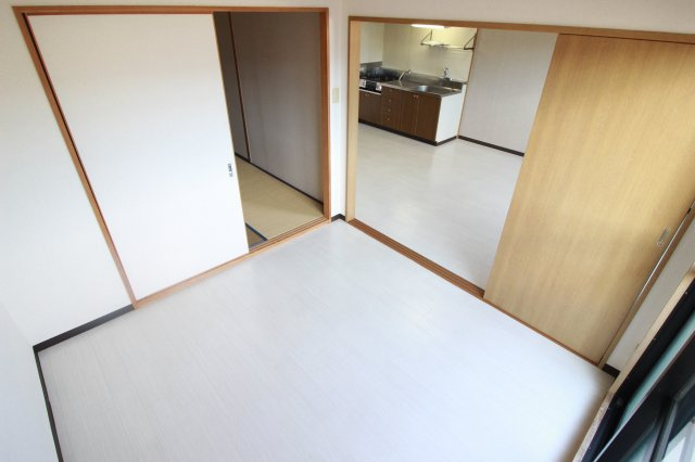 【洋室】 | カーサフィオーレ壱番館