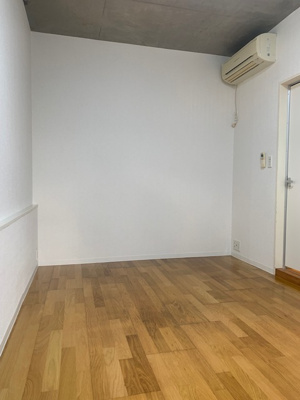 【洋室】 | K・R・S