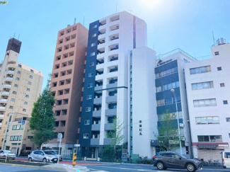 【外観】 | 【グランドルチェ白山】白と紺のシックなデザイン