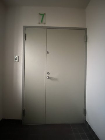 ナオビルの玄関