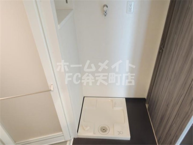 【内装】 | ラブニール西長堀パークフロント | 室内洗濯機置場です