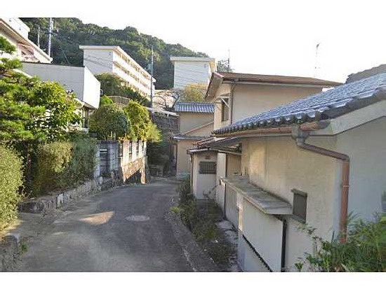 【前面道路含む現地写真】