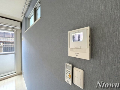 【セキュリティ】 | ロレイアム | モニター付きインターホンです。