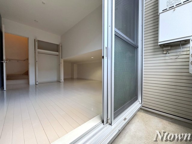 【バルコニー】 | ロレイアム | バルコニーからの眺めを楽しみながら食事をしませんか