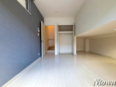 【居間・リビング】 | ロレイアム | こちらのリビングで趣味の時間をお楽しみください