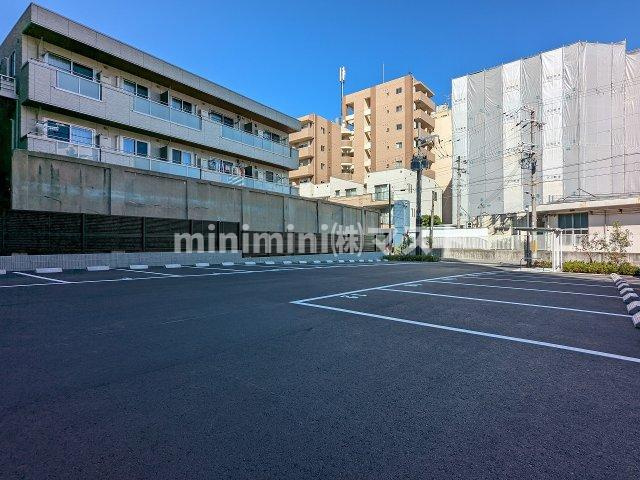 S-RESIDENCE福島Alovitaの駐車場