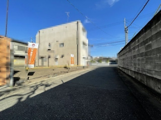 【前面道路含む現地写真】