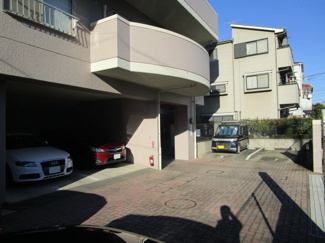 【駐車場】