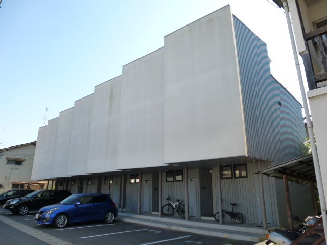 くすの木アパートの外観