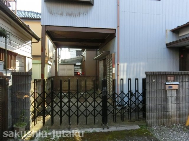 作新台８丁目　中古戸建の駐車場