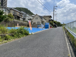 【前面道路含む現地写真】