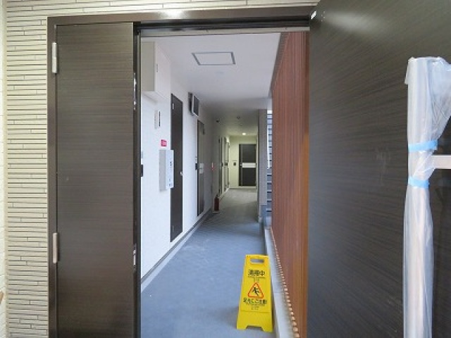 ラージヒル鶴見緑地のエントランス
