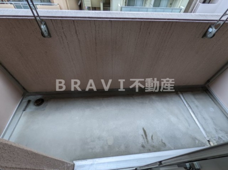 シャルマンフジ大阪城南　BRAVI不動産のバルコニー|【シャルマンフジ大阪城南】陽当たり良好なバルコニーです