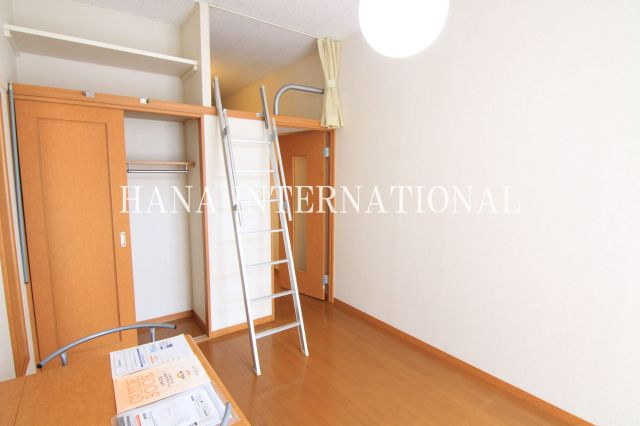 スリーフォーの内装