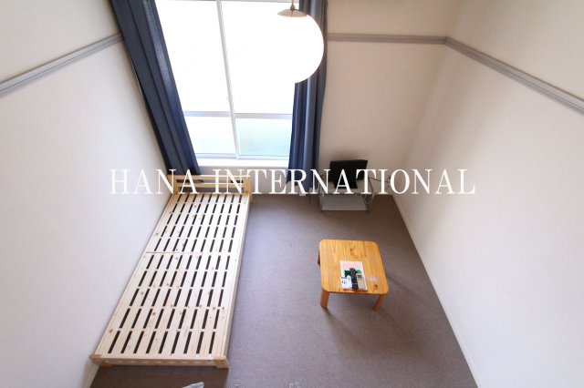 カルフールの洋室