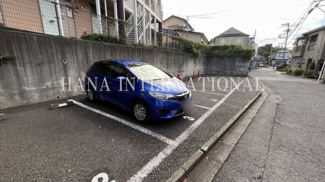 カルフールの駐車場