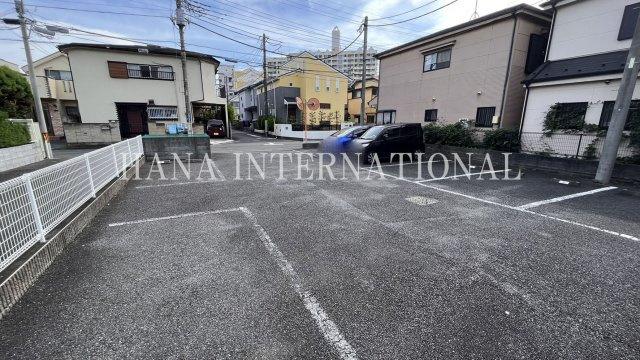 グルワールの駐車場