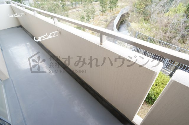 ベルデュール宝塚のバルコニー|参考、同建物・同間取りの号室