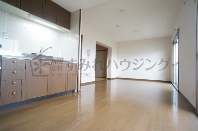 ベルデュール宝塚の居間・リビング|参考、同建物・同間取りの号室
