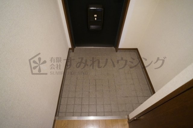 ベルデュール宝塚の玄関|参考、同建物・同間取りの号室