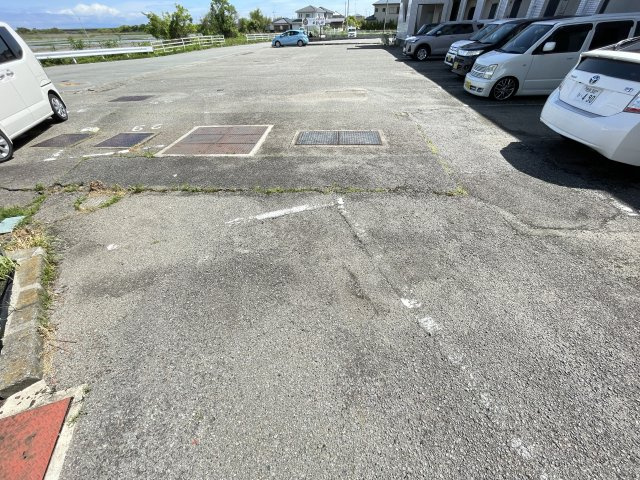 【駐車場】 | 駐車場があるので、車を買う予定の方も安心です