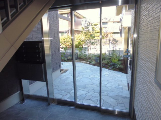 リベラスのエントランス|オートロック