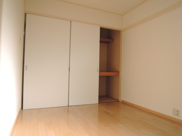 【寝室】