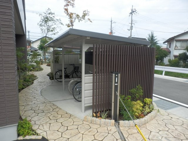 グランデュオ百間橋のその他共用部分|屋根付き駐輪場