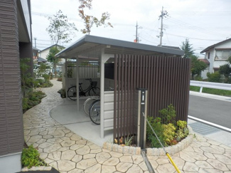【その他共用部分】 | 屋根付き駐輪場