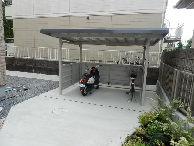 グランデュオ百間橋のその他共用部分|屋根付き駐輪場