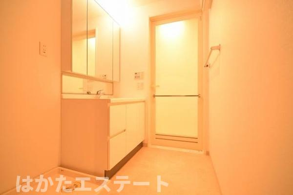 【独立洗面台】 | 独立洗面台、朝の身支度には欠かせません