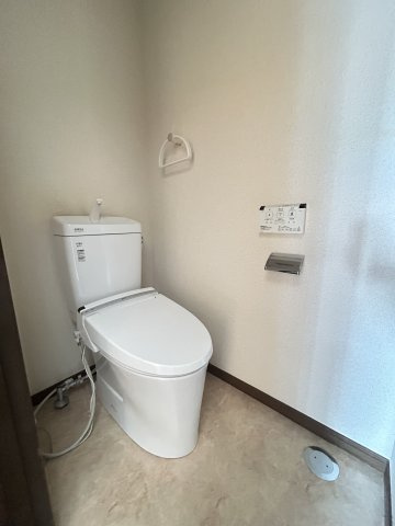 春日部市梅田本町２丁目の賃貸マンションのトイレ