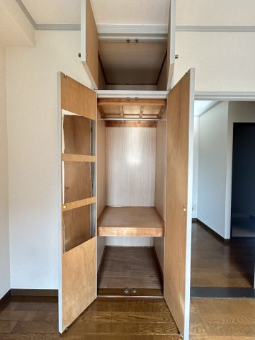春日部市梅田本町２丁目の賃貸マンションの収納