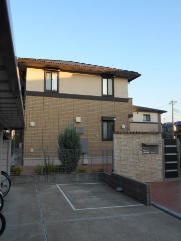 クレシェンテ市川の外観