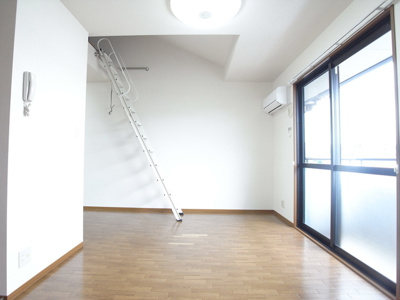 【洋室】 | ピアニーフィールドＢ