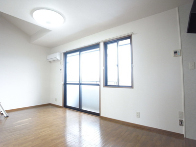 【洋室】 | ピアニーフィールドＢ